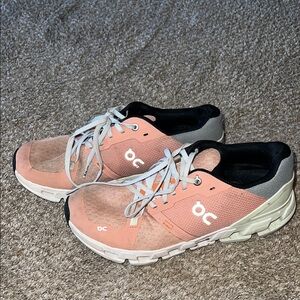 On cloud Running Women's Pink Athletic Shoes
